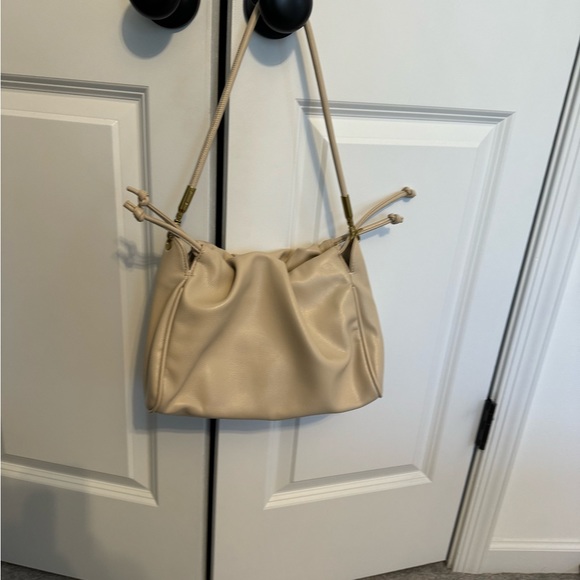 NWT Anthropologie Faux Leather Scrunch Bag - Picture 7 of 9